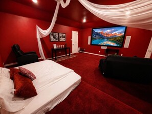 2 bedrooms, desk, free WiFi, bed sheets - 2BR Private Guest Suite Walk to Carrollton Dining K-Town (Carrollton)