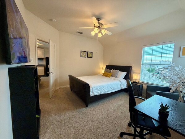 2 bedrooms, desk, free WiFi, bed sheets