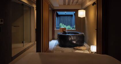 Nazuna Kyoto Nishi Honganji