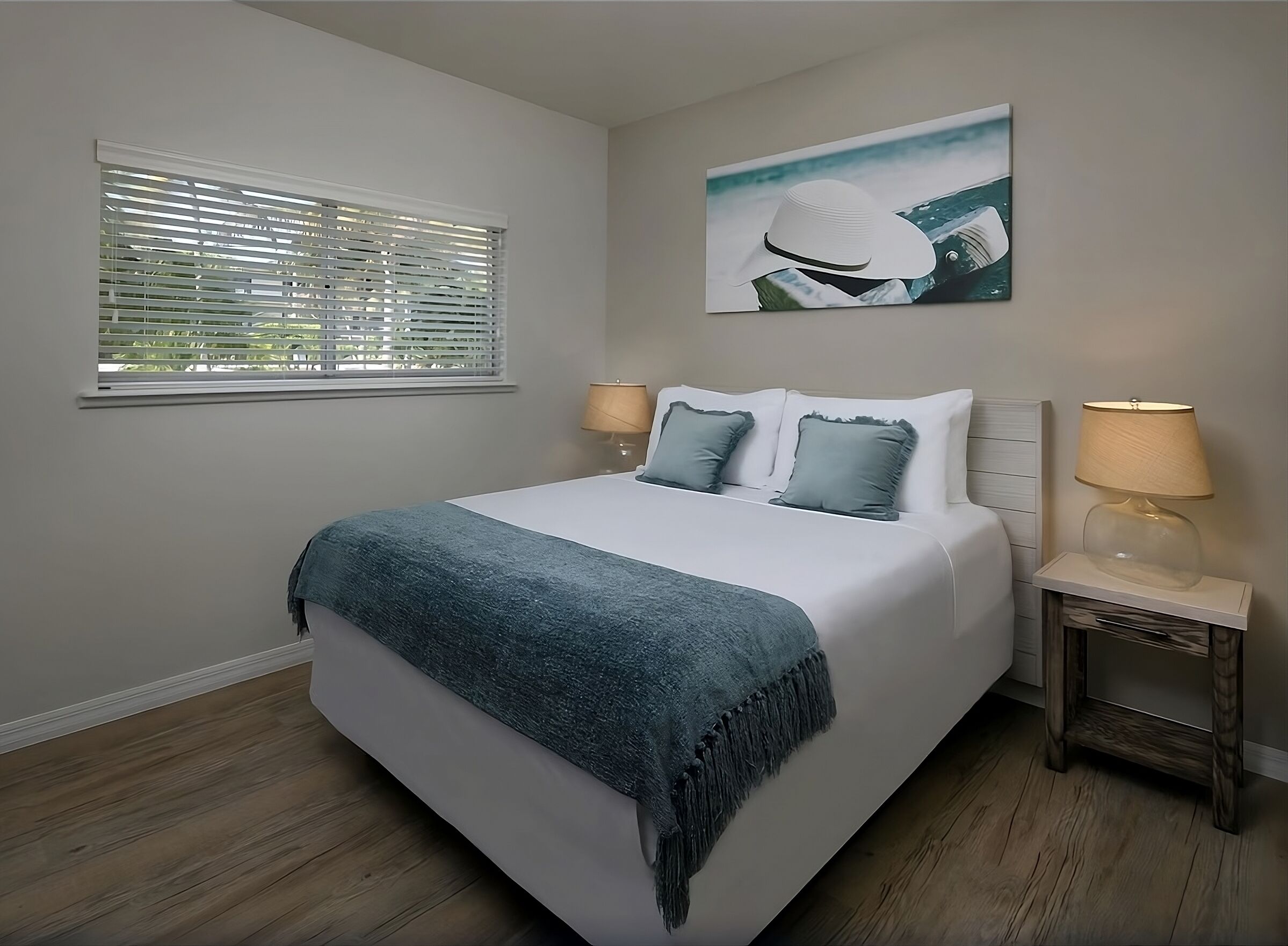 Oceanfront Studio Queen W/kitchenette, Pool, Free Parking & Pet Friendly - Islamorada, FL