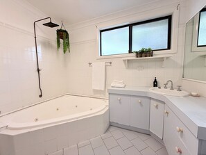 Apartment, Balkon, Strandblick | Badezimmer | Toilettenpapier