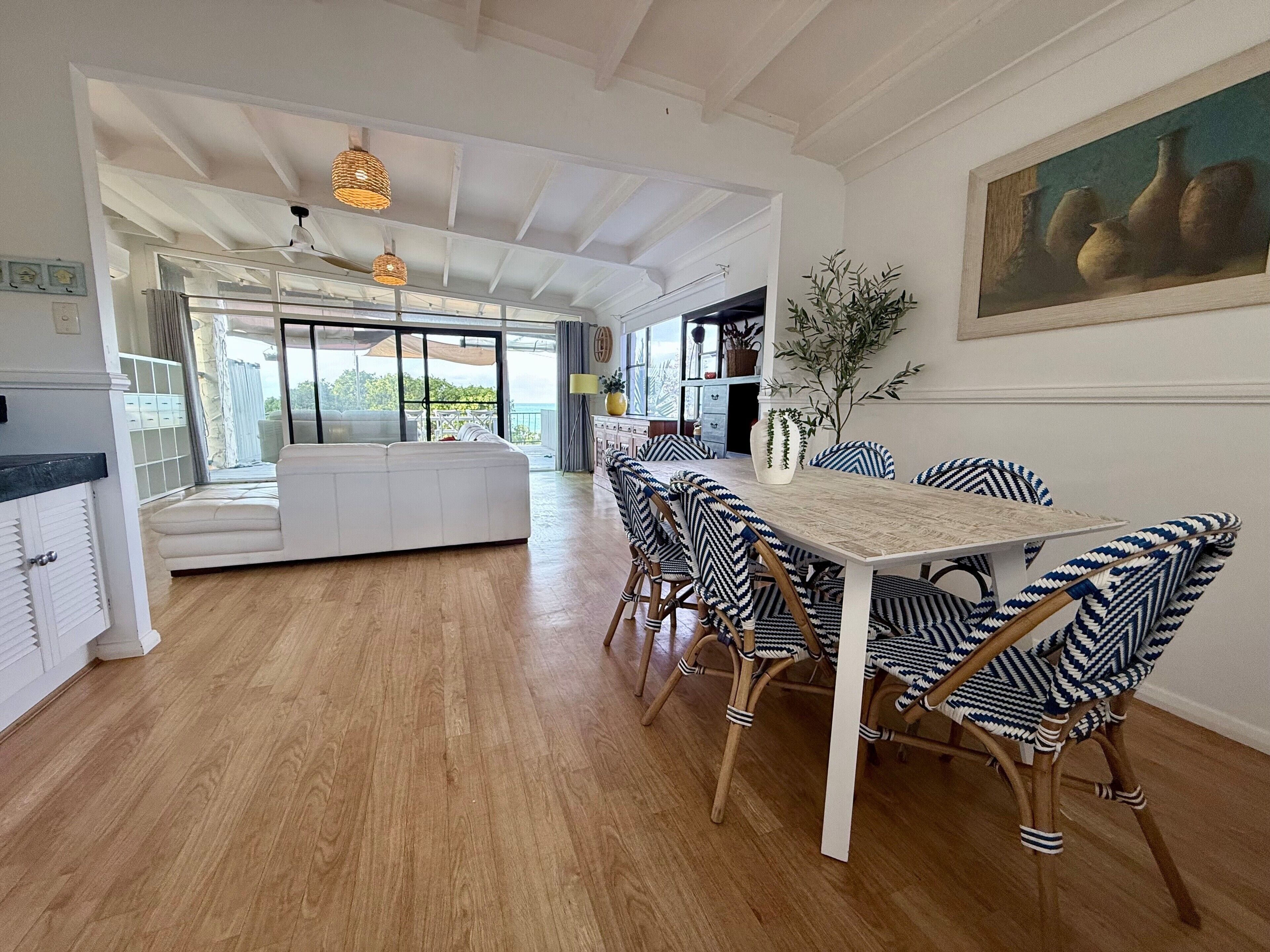 Apartment, Balcony, Beach View | Living area