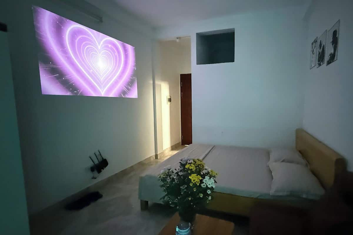 Minibar, una scrivania, Wi-Fi gratuito, lenzuola