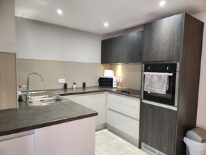 Appartement Classique, vue cour intérieure | Coin séjour