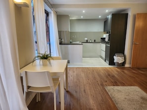 Classic Apartment, Courtyard View | In-room dining