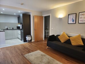 Classic-Apartment, Blick auf den Innenhof | Schallisolierte Zimmer, Bügeleisen/Bügelbrett, kostenloses WLAN