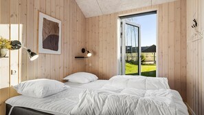 12 bedrooms, free WiFi