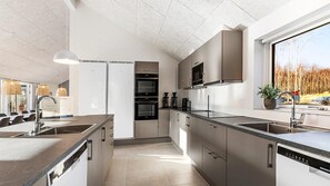 Coffee/tea maker, fridge, microwave, oven - VillaVilla 806 - Fjellerup, Østjylland (Glesborg)