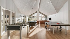 A spacious room with a foosball table, ping pong table, and a pool table. - VillaVilla 806 - Fjellerup, Østjylland (Glesborg)