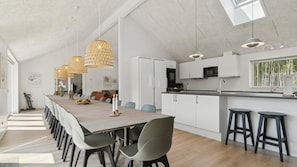 Fridge, microwave, oven, stovetop - VillaVilla 807 - Fjellerup, Østjylland (Glesborg)