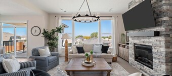 Serenity's Edge - Large Kennewick Home