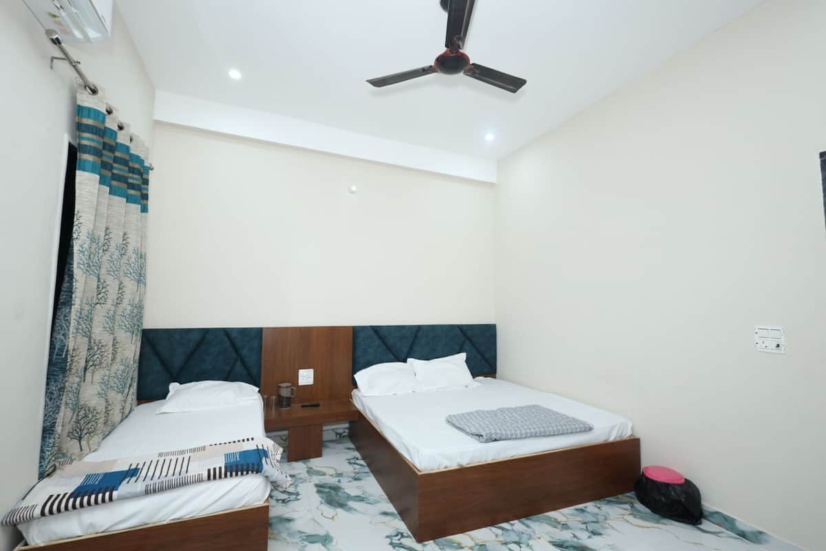 Standard Double Room, Balcony | Free WiFi