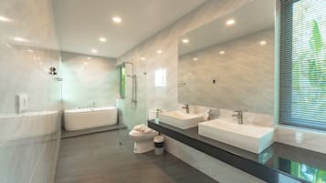 Villa | Bathroom