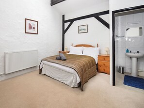 4 bedrooms, free WiFi