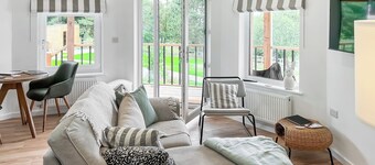 The Rabbit Hole - UK50123