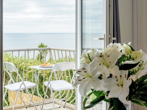 8 bedroom accommodation in Downderry