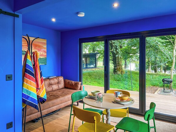 Unclassified image, 1 of 13, button