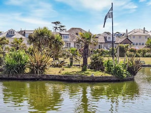 Unclassified image, 3 of 20, button