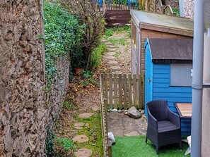 Property grounds - 2 bedroom accommodation in Brixham (Brixham)
