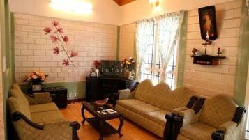 Family Cottage, Balcony, Park View | Egyptian cotton sheets, premium bedding, down comforters
