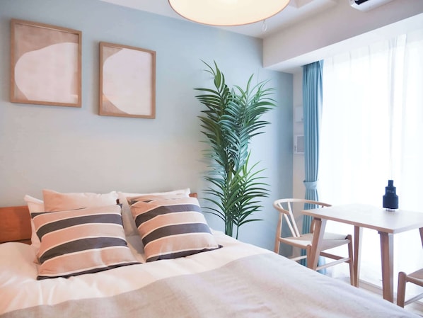 1 bedroom, desk, WiFi, bed sheets