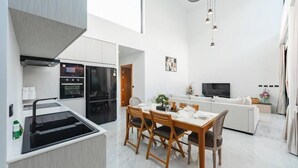 Villa, balkong | Eget kjøkken