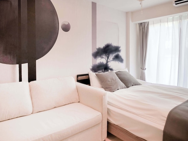 Escritorio, wifi y ropa de cama