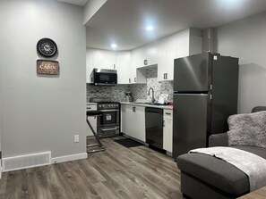 Microondas, horno, placa de cocina, lavavajillas