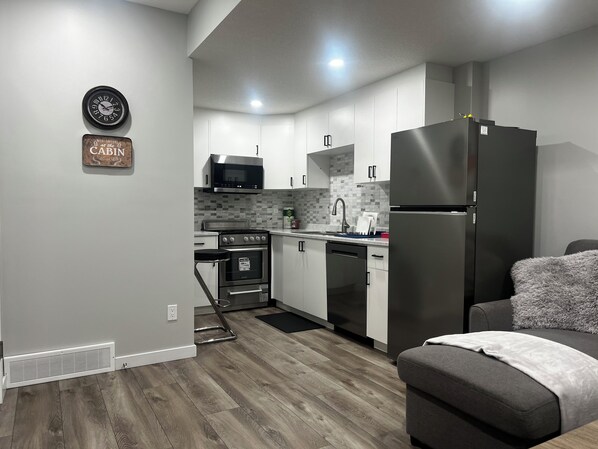 Microwave, oven, stovetop, dishwasher