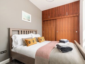 4 bedrooms, free WiFi