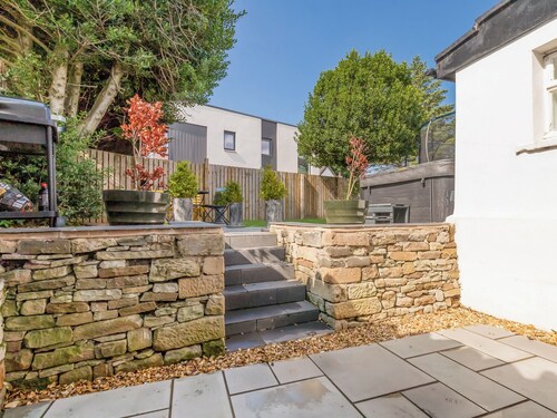4 bedroom accommodation in Musselburgh