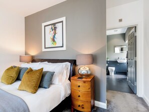 4 bedrooms, free WiFi