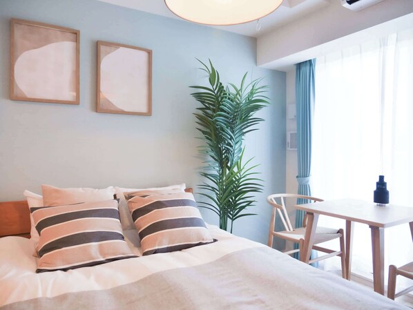 1 bedroom, desk, WiFi, bed sheets