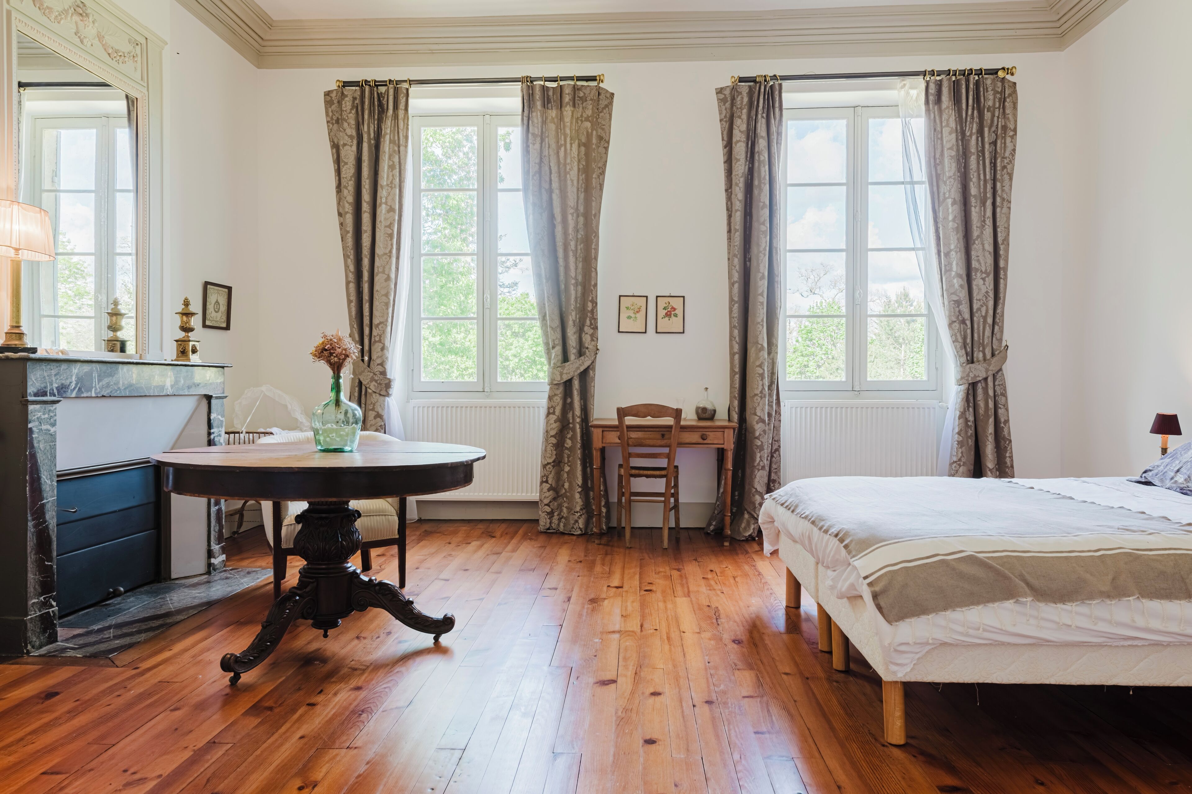 6 chambres, fer et planche à repasser, Wi-Fi, draps fournis