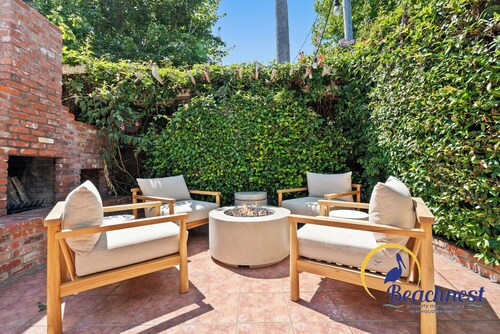 Modern 3BR Beach Retreat w/ Hot Tub, Balcony & Steps to 41st