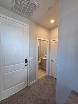 Interior - Delightful own entrance 1b1b with AC in Henderson (Henderson)