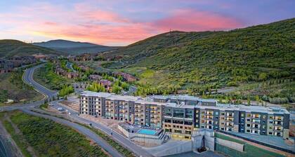 Luxury Black Rock Resort Suite, Unit A