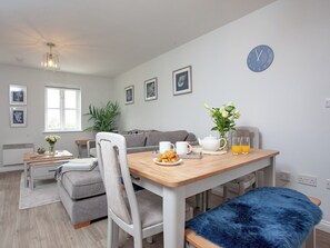 Dining - 3 bedroom accommodation in Brixham (Brixham)