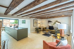 TV, fireplace, offices