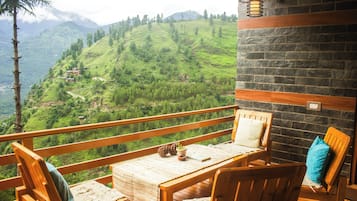 Deluxe Double Room, Balcony | Balcony