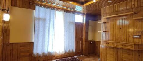 Family Room, Balcony | Free WiFi