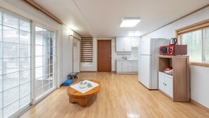 Basic Room, 1 Bedroom (Whole-Hwamok (1F / Separate / BBQ)) | 1 bedroom, free WiFi