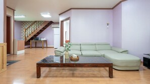 ห้องเบสิก, 3 ห้องนอน (Whole-C (1F / Duplex /BBQ)) | 1 ห้องนอน, Wi-Fi ฟรี