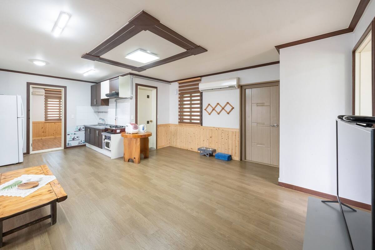 Basic Room, 2 Bedrooms (E-1 (1F / Separate / BBQ))