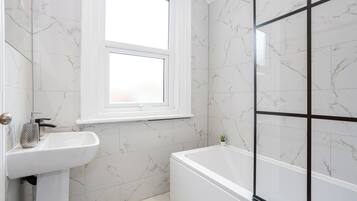 Apartment | Bathroom