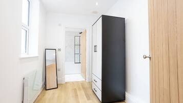 Apartment | Iron/ironing board, free WiFi