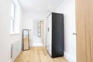 Apartment | Iron/ironing board, free WiFi