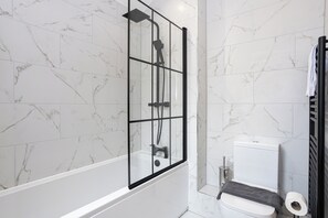 Apartment | Bathroom