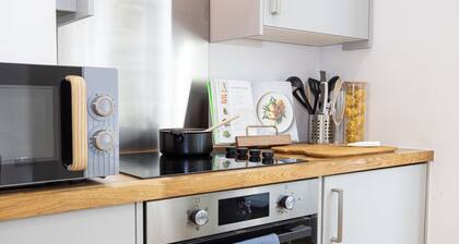 Flat 2 15 Longley Road