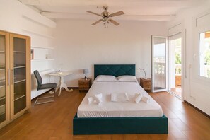 4 bedrooms, desk, iron/ironing board, free WiFi - WELCS VILLA 340 EMP with shared swimming pool (Rosas / Roses)